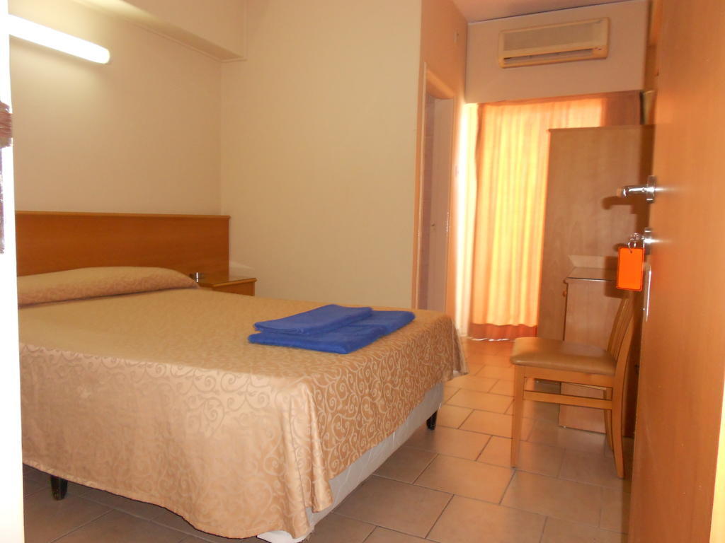 Denis Hotel Nicosia Exterior foto
